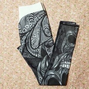 Skull and roses leggings